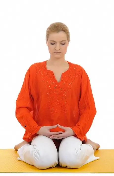 горячая йога, бикрам, опасности горячей йоги, опасности горячей йоги, жар горячей йоги