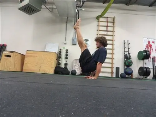 V-Sit: идеальное движение для осанки, мощи и силы