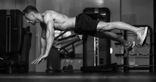 Тренируйте грудь без тренажеров