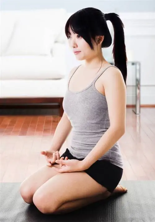 приседающая терапия, подвижность для приседаний, подвижность приседаний, йога для приседаний, кроссфит