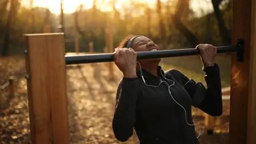 Как делать подтягивания для больших рук и сильной спины