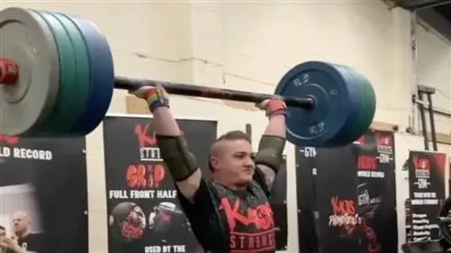 Силач Рианон Лавлейс установила мировой рекорд по жиму оси U64 в 101 килограмме (222,6 фунта)