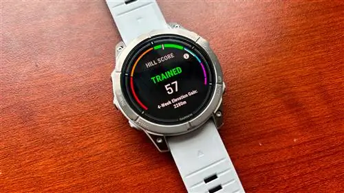Экран Garmin Epix 2 Pro, на котором отображается оценка подъемов. Текст на экране гласит: «Обученный 57», четырехнедельный набор высоты 2280 м. Экран Garmin Epix 2 Pro, на котором отображается оценка подъемов. Текст на экране гласит: «Обученный 57», четырехнедельный набор высоты 2280 м.
