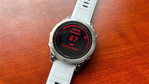Garmin Epix 2 Pro показывает оценку готовности к тренировке в режиме красного смещения