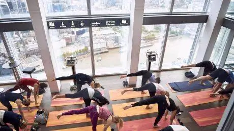 Йога в The Shard, питаемая калифорнийскими грецкими орехами