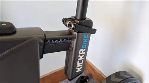 Деталь Wahoo Kickr Bike V2 с изображением подседельного штыря и перекладины