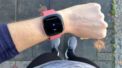 Fitbit Versa 4 получает экран бега по GPS