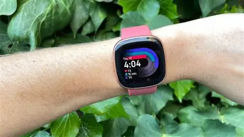 Обзор Fitbit Versa 4