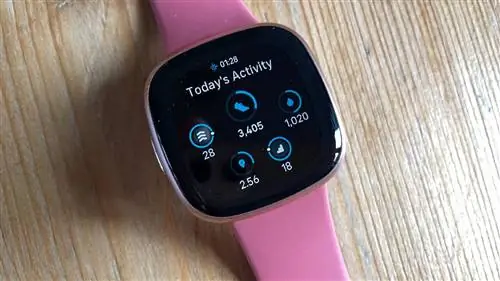 Экран активности Fitbit Versa 4 за сегодня