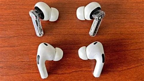 Наушники Nothing Ear 2 и Apple AirPods Pro2 Наушники Nothing Ear 2 и Apple AirPods Pro2