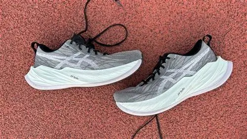 Обзор Asics Superblast