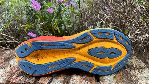 Подошва кроссовок Asics Novablast 3