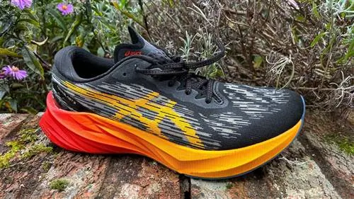 Обзор Asics Novablast 3