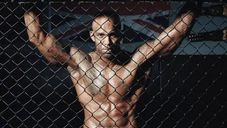 Тренировки с тяжелыми ударами бойца ММА Джими Манувы