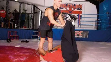 Как выполнять отжимания ногами