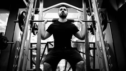Смит приседает Смит приседает