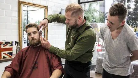 Советы Таче: как ухаживать за любовно выращенными усами Movember