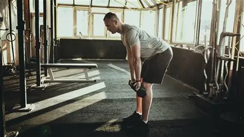 Румынская становая тяга с гантелями