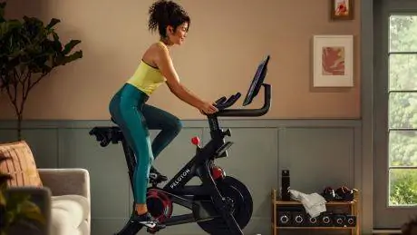Это предложение Peloton Bike+ стартует в честь Дня подарков