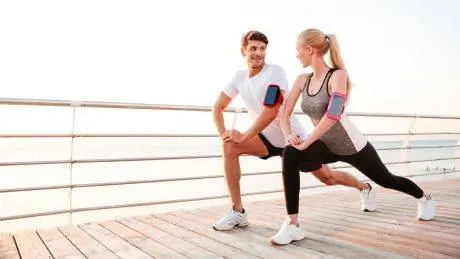 Растяните ноющие мышцы с помощью этой программы йоги после пробежки