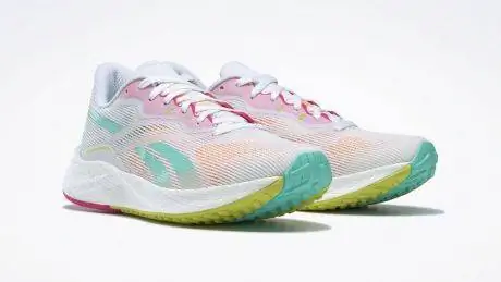 Обзор Reebok Floatride Energy 3: блестящие бюджетные кроссовки