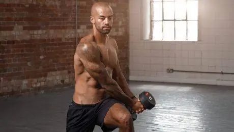 Добавьте немного веса к тренировке пресса