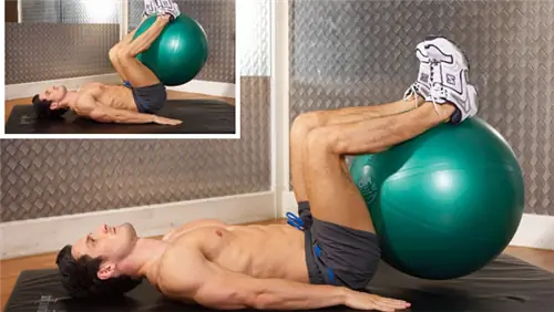 Обратное скручивание на гимнастическом мяче