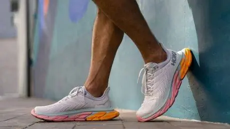 Обзоры беговых кроссовок Hoka One One Clifton: Clifton Edge vs Clifton 6 vs Clifton 4