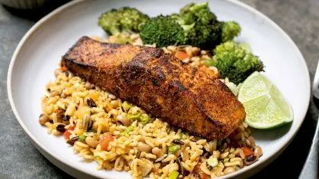 Рецепт каджунского лосося от Тома Керриджа - вкусный низкокалорийный ужин