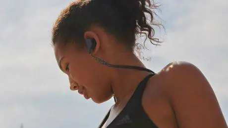 Обзор беспроводных Bluetooth-наушников Adidas FWD-01