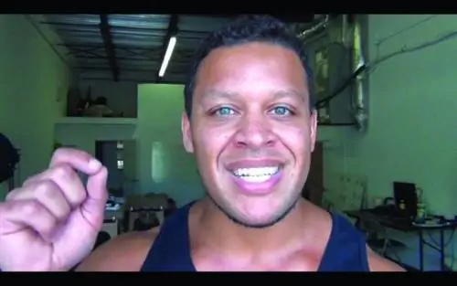 Эллиот Халс