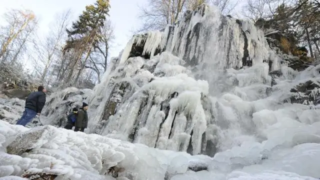 Смола трескается на морозе?