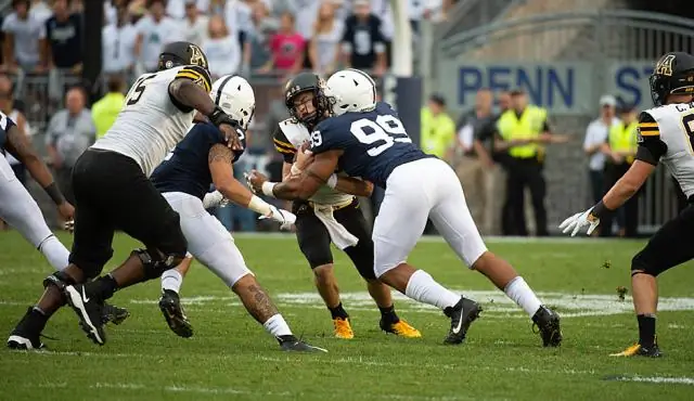 Сколько отборов должен сделать полузащитник за игру?