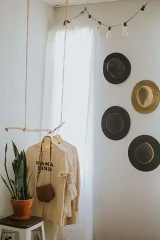 Есть ли в Кью Гарденс гардеробная?