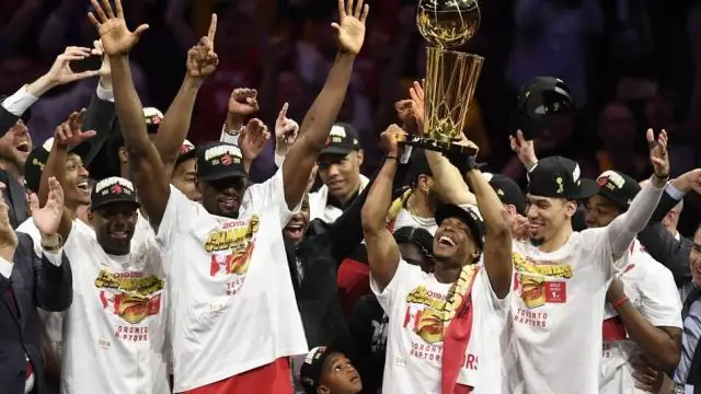 Клей Томпсон выиграл соревнование с 3 очками?