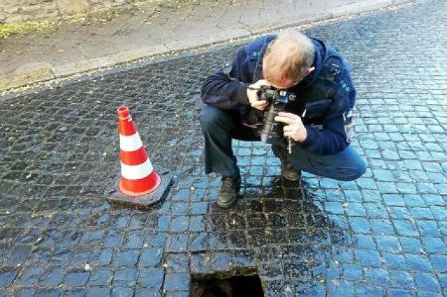 Насколько глубокой должна быть яма для флагштока?