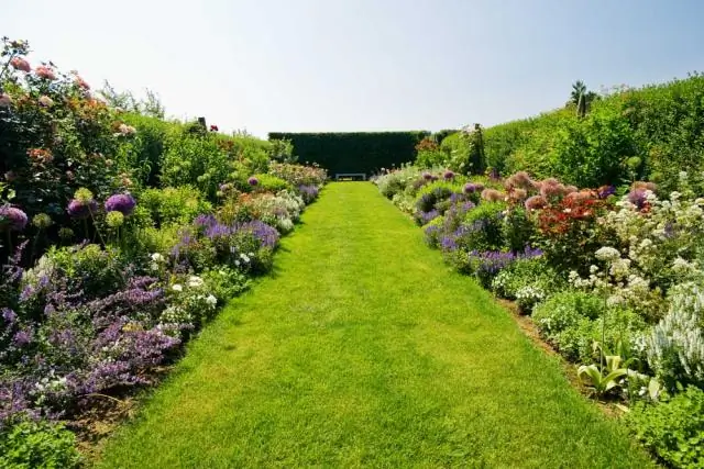 Какой ширины должны быть коммерческие лестницы?