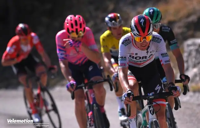 У какой сборной по футболу больше всего болельщиков?