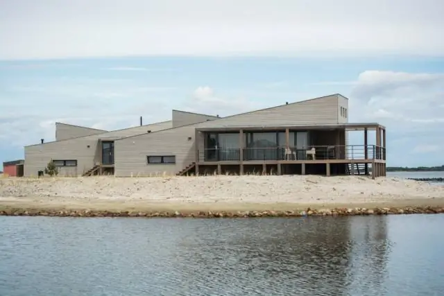 Какой курорт построен на Большом соленом озере?