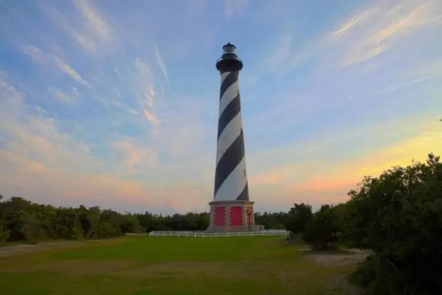 Чем знаменит маяк на мысе Хаттерас?