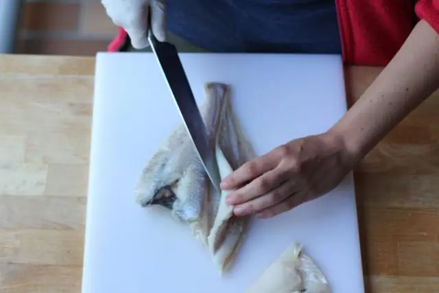 Как снять шкуру с филе окуня?