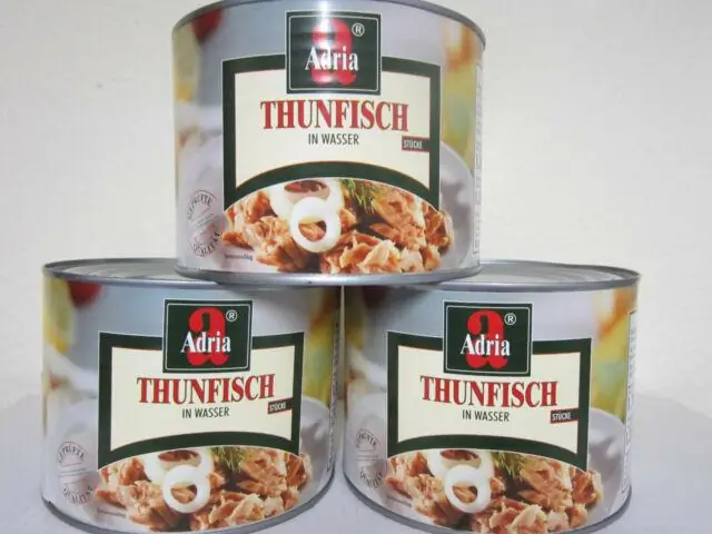 Когда тунца начали паковать в воду?