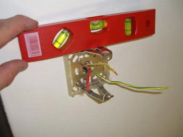 Какие винты использовать для розеток?