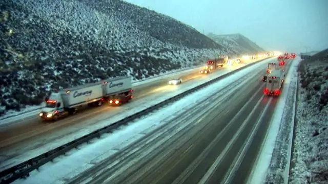 Сейчас идет снег на автостраде 5?
