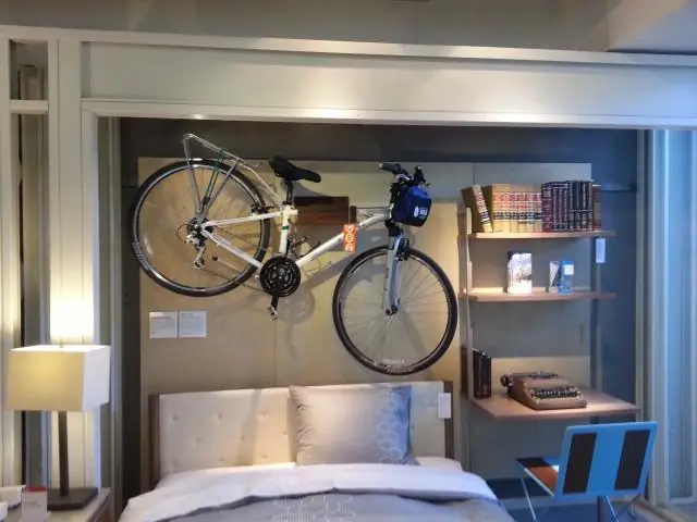 Как повесить велосипед в маленькой квартире?