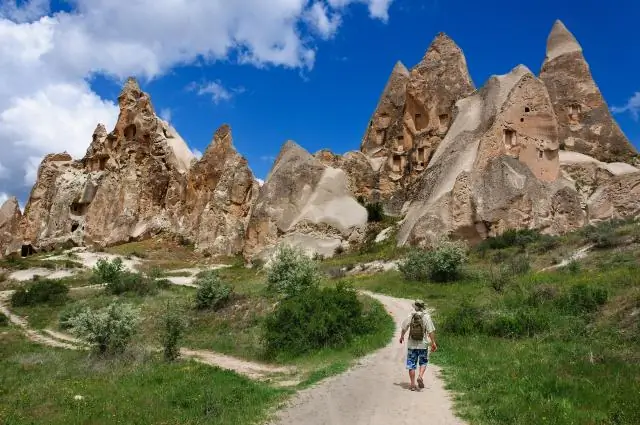 Сколько метров глубиной бассейн?