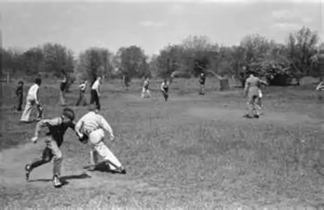 В какую игру играют Ашер и Джонас?