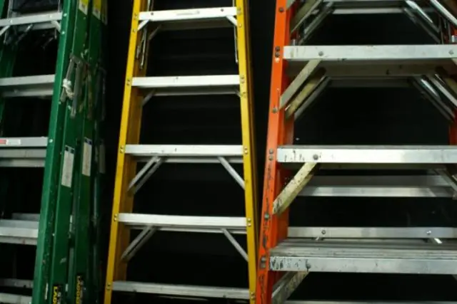 Какой угол для лестницы самый безопасный?