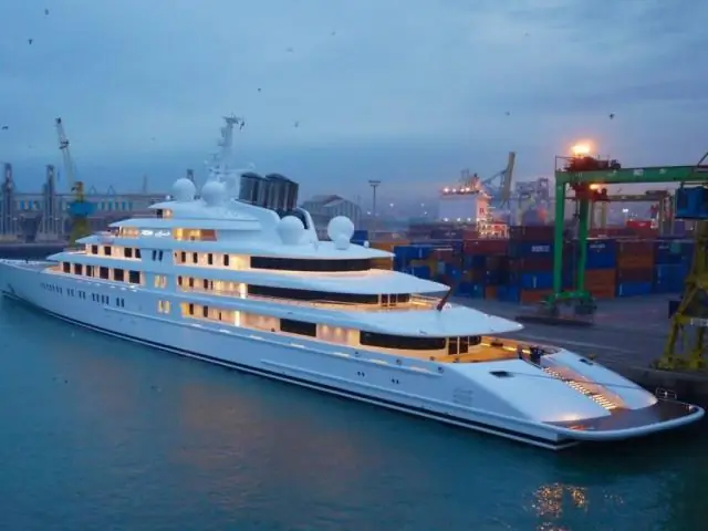 Кому принадлежит суперяхта преследования?