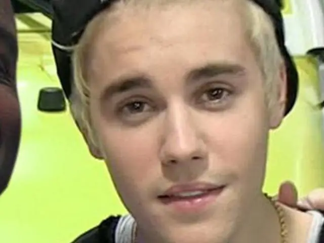 Можно ли плавать с крашеными волосами?